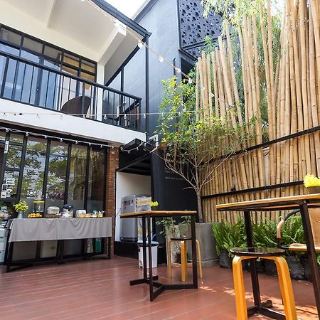 Z'S Hostel At Tha Phae Gate Chiang Mai Buitenkant foto