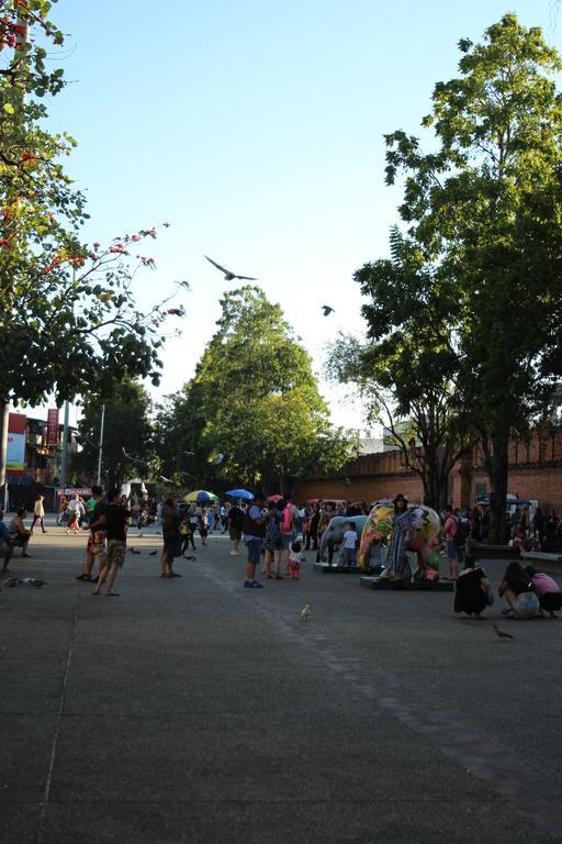 Z'S Hostel At Tha Phae Gate Chiang Mai Buitenkant foto